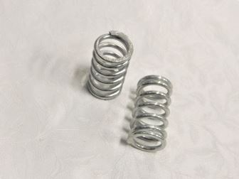 Pružina k šroubu výfuku A75