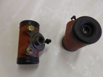 Váleček brzd.A31  PN 38mm - červený - s barvou