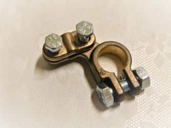 Svorka baterie /+/ mosazná