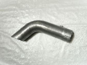 Koleno výfuku dlouhá E 4/5-konc.s otvor.čidla -orig.nerez